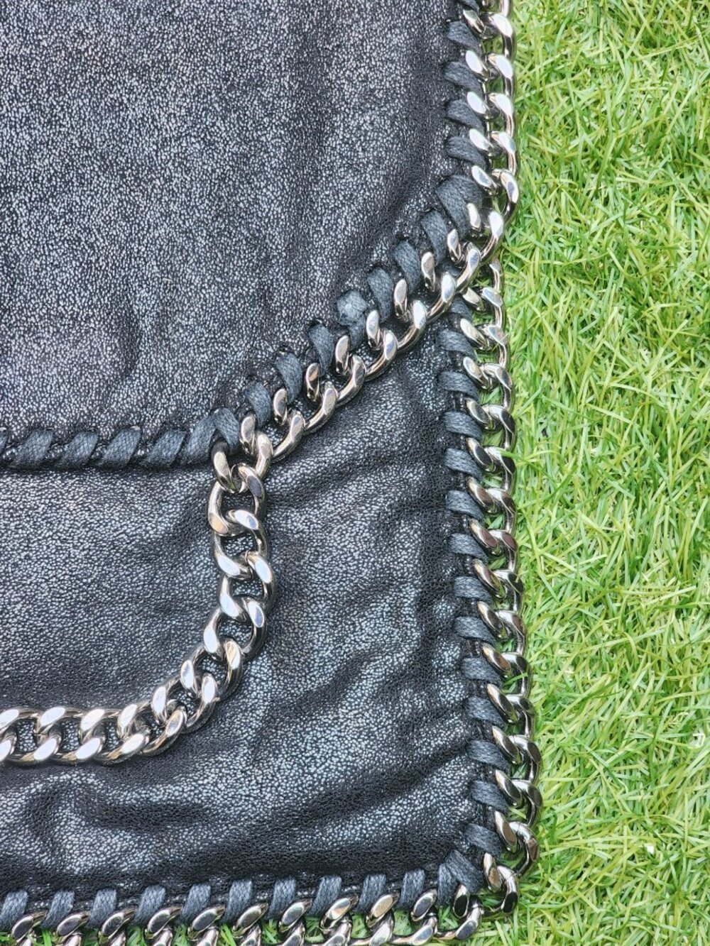 Stella McCartney Falabella bag in black - Picture 5 of 11
